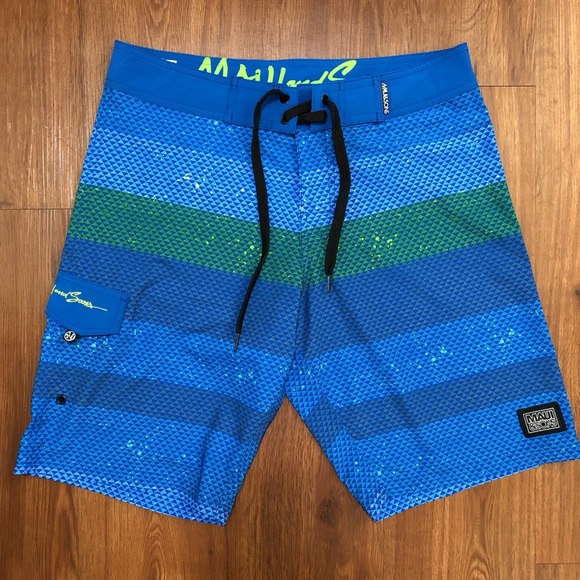 Maui and Sons 4 way stretch Beach Short (30) - Picture 1 of 6